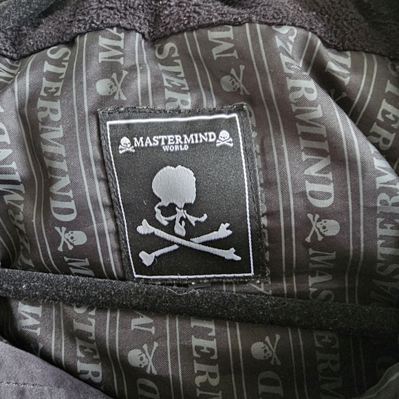 MASTERMIND WORLD HOODED JACKET (S) - Picture 6 of 9